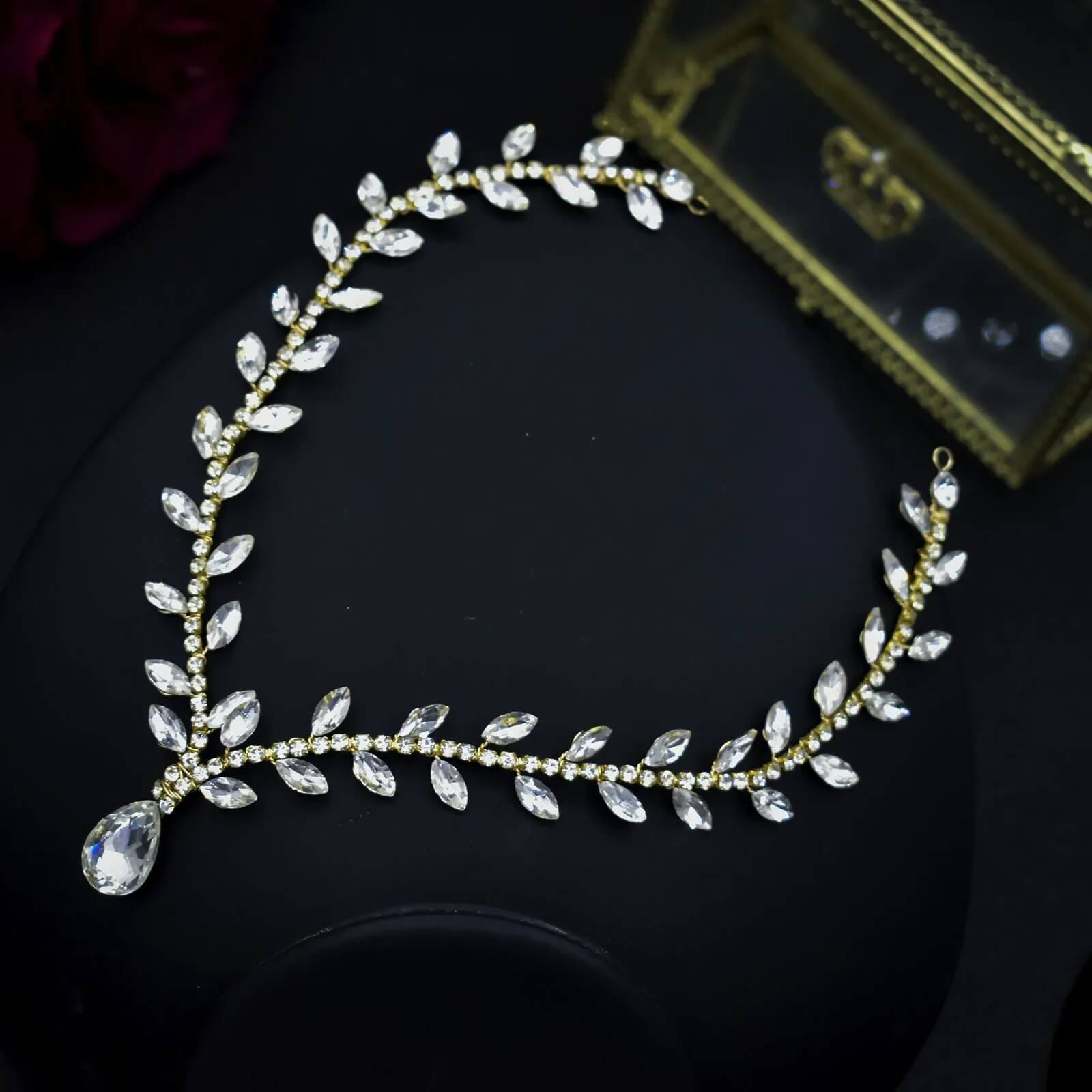 Chain tiara 